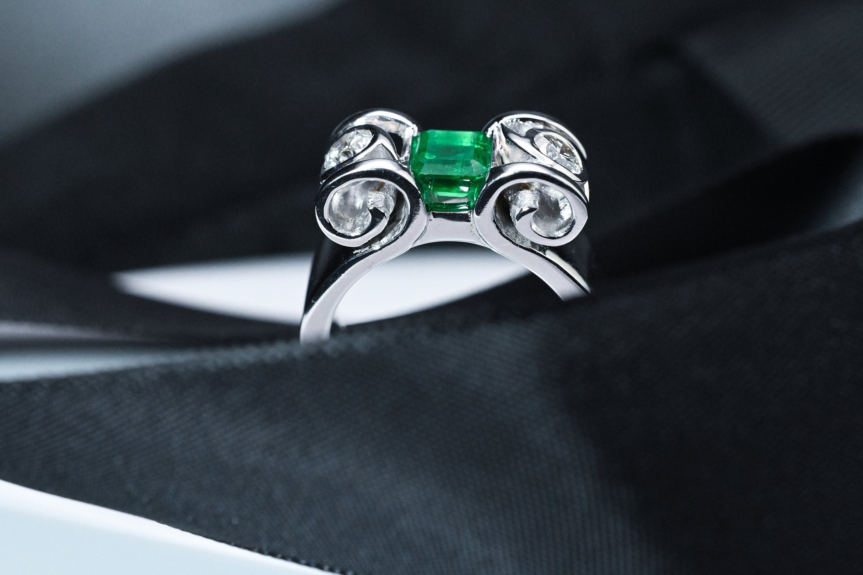 Muzo Emerald Column Ring