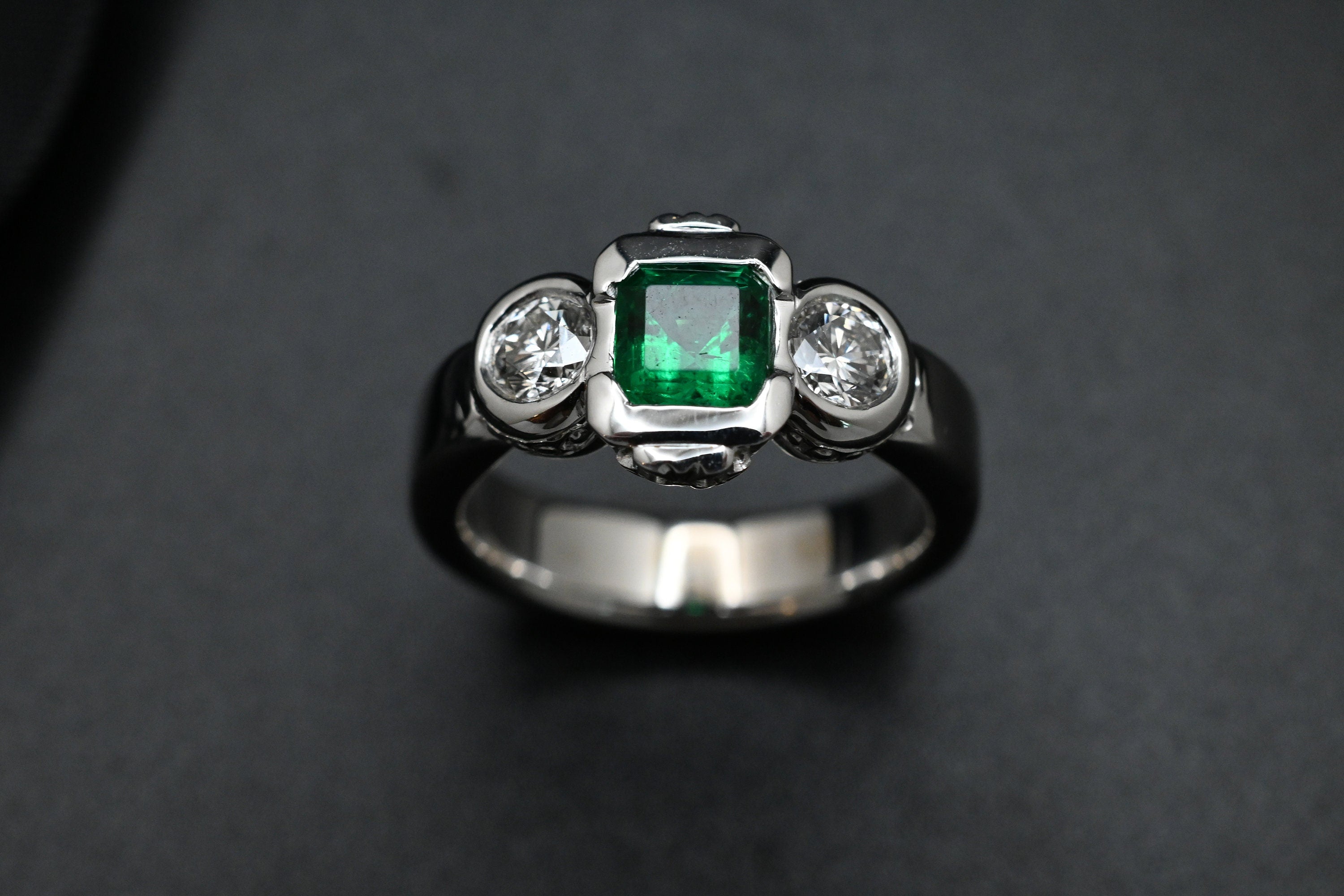 Muzo Emerald Art Deco Ring