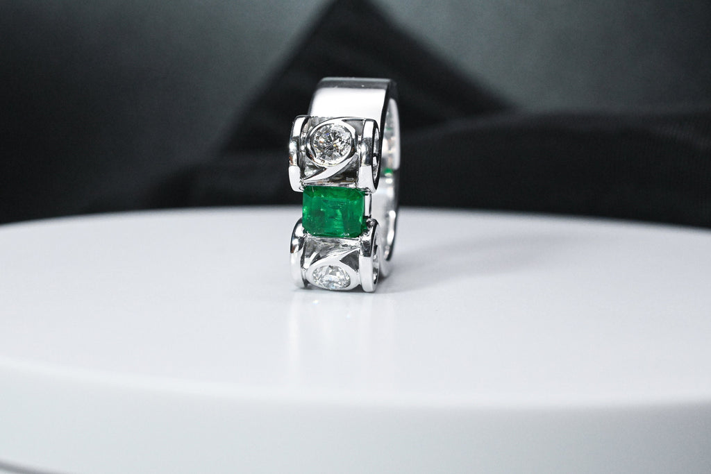 Muzo Emerald Column Ring