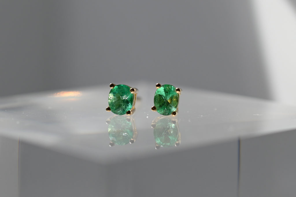 The Mini Oval Prong Studs