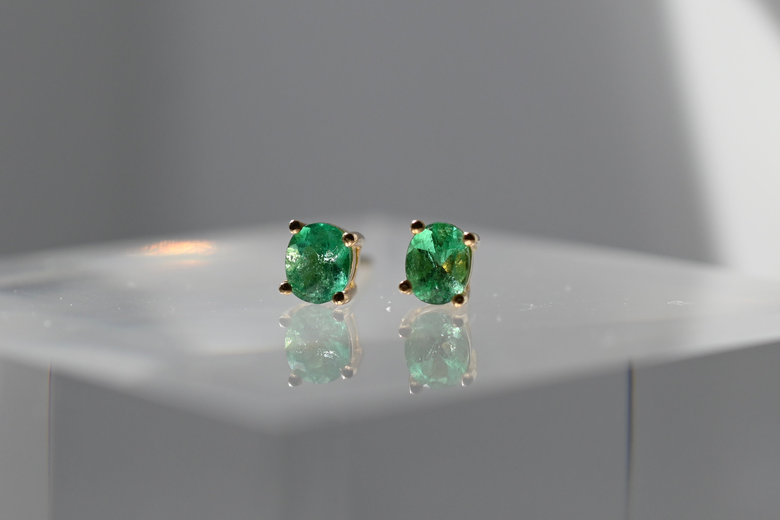 The Mini Oval Prong Studs