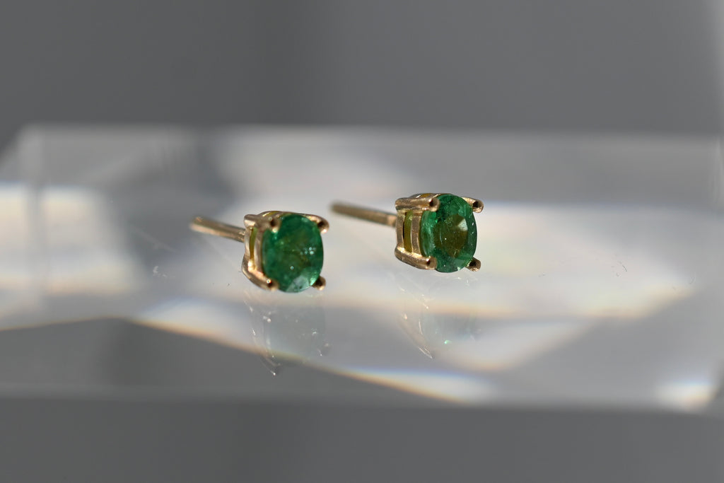 The Mini Oval Prong Studs