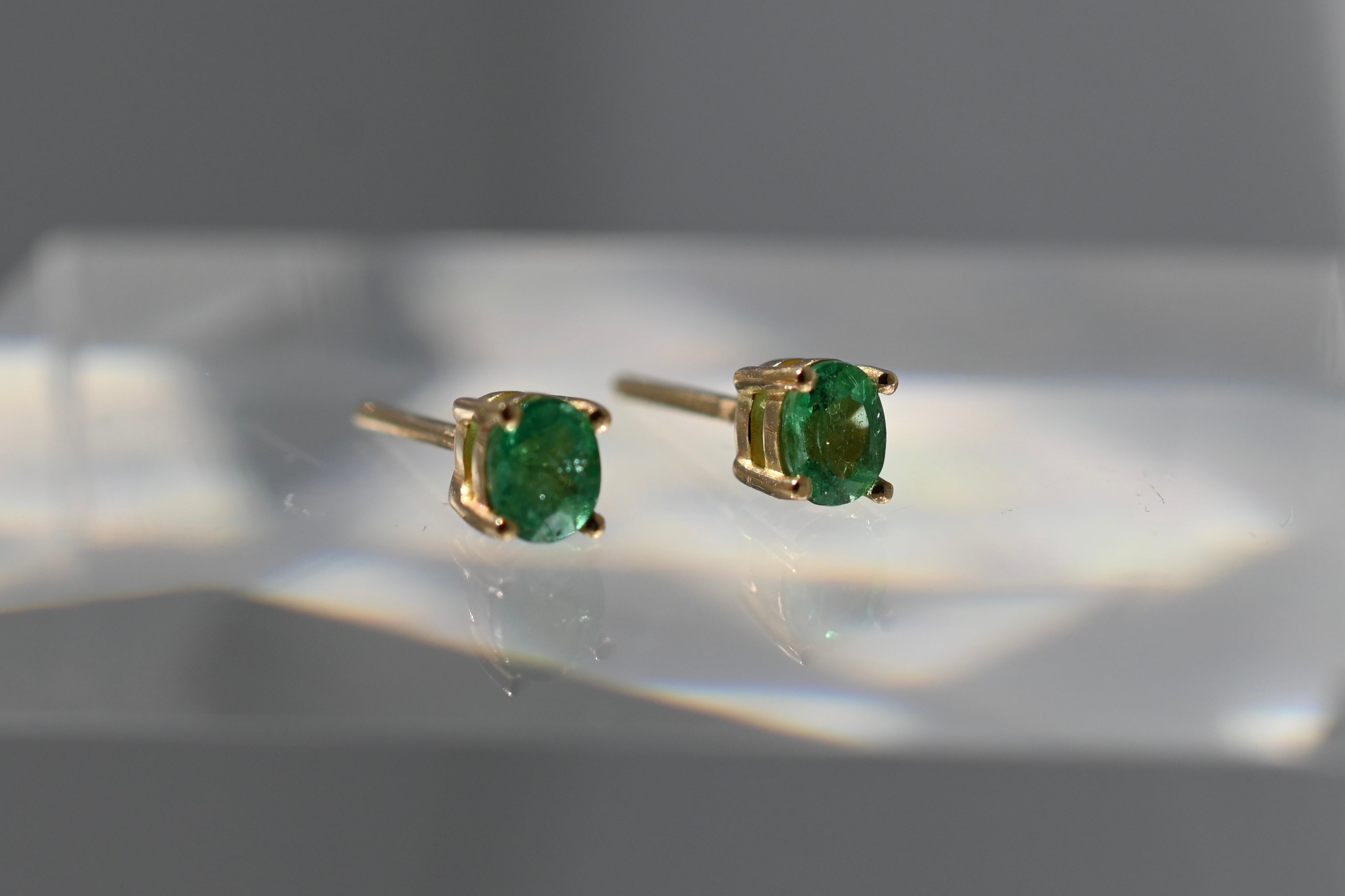 The Mini Oval Prong Studs