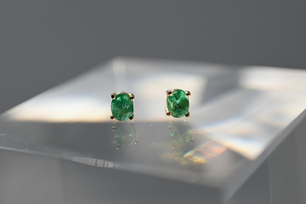 The Mini Oval Prong Studs