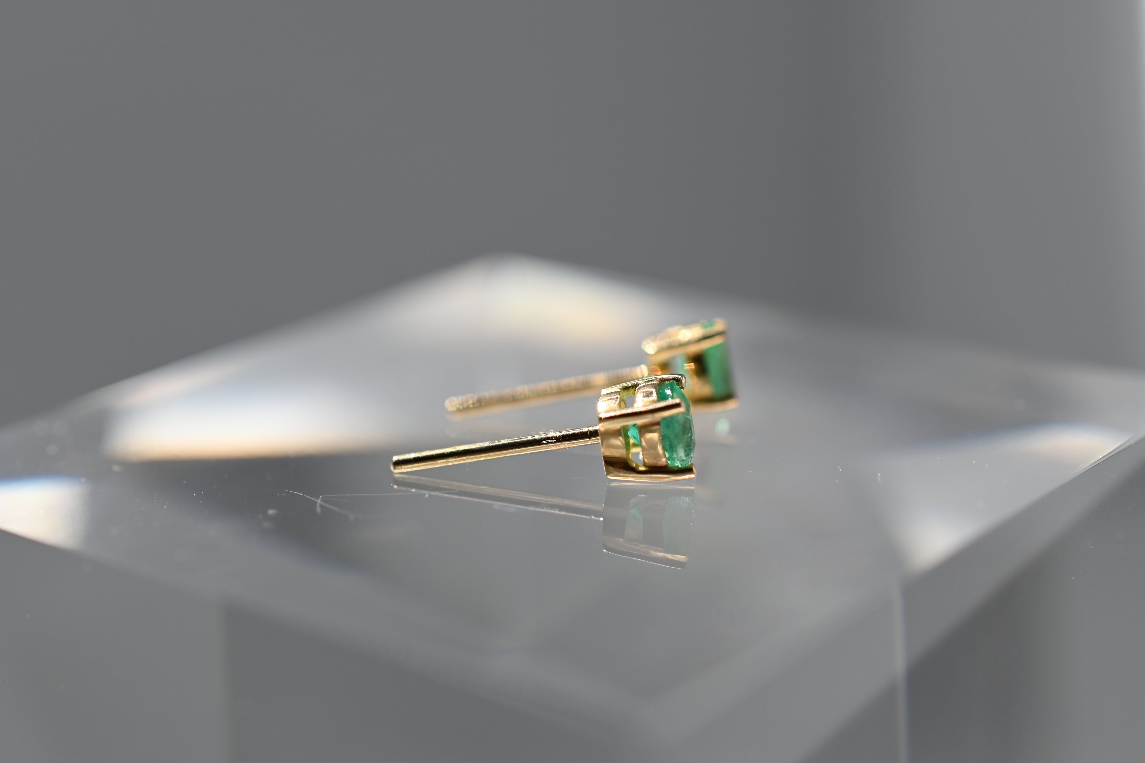 The Mini Oval Prong Studs