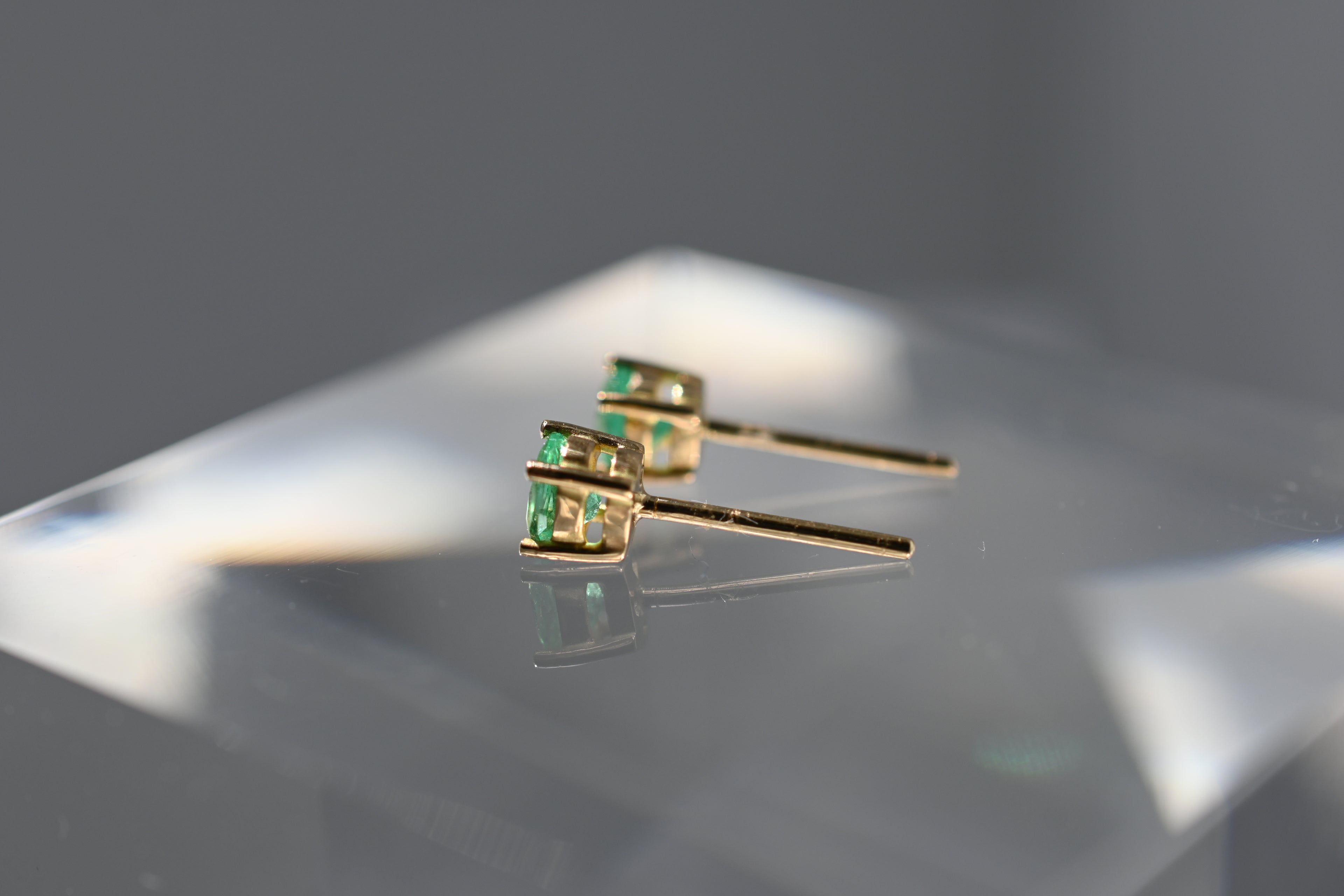 The Mini Oval Prong Studs