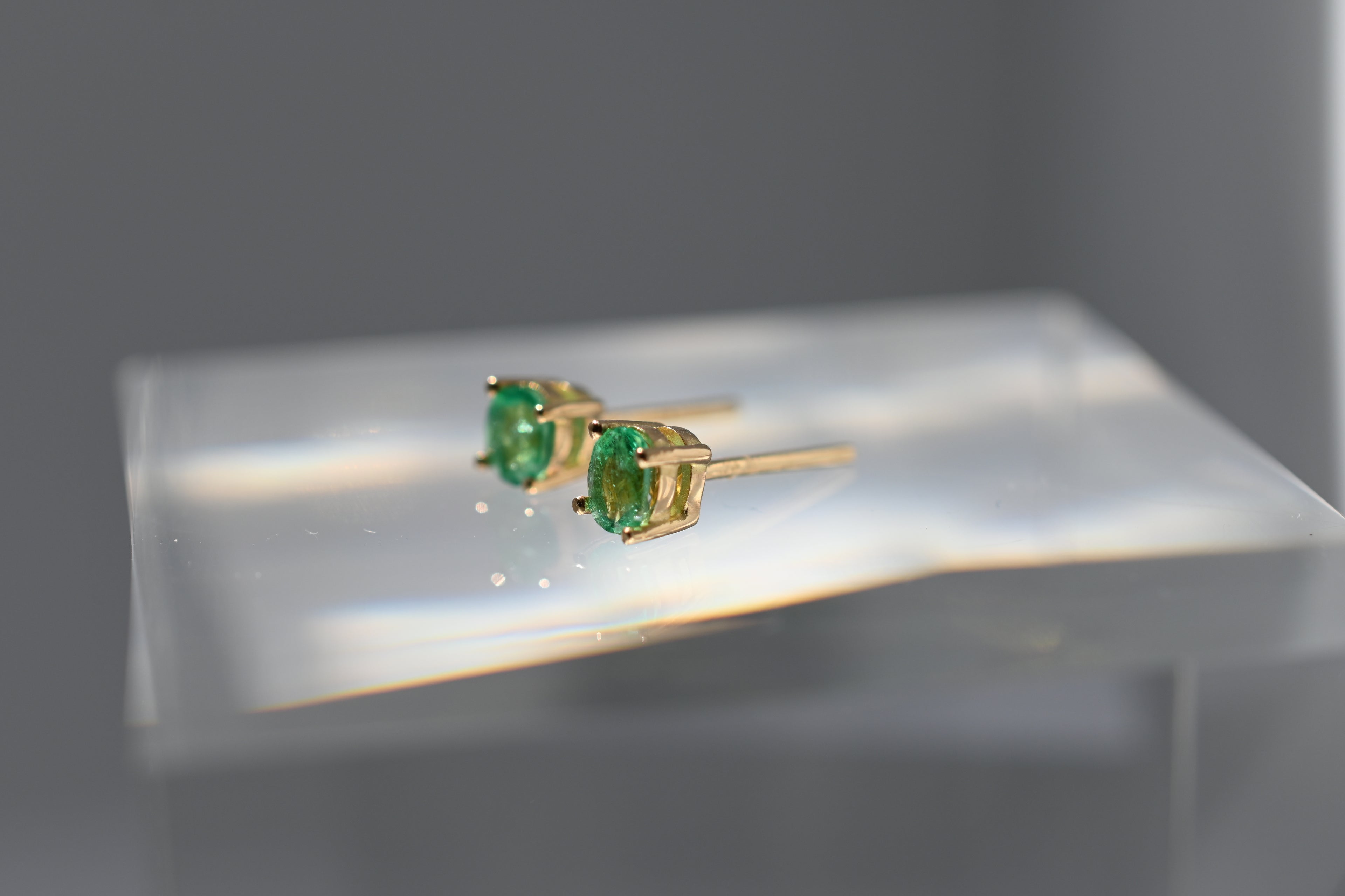 The Mini Oval Prong Studs