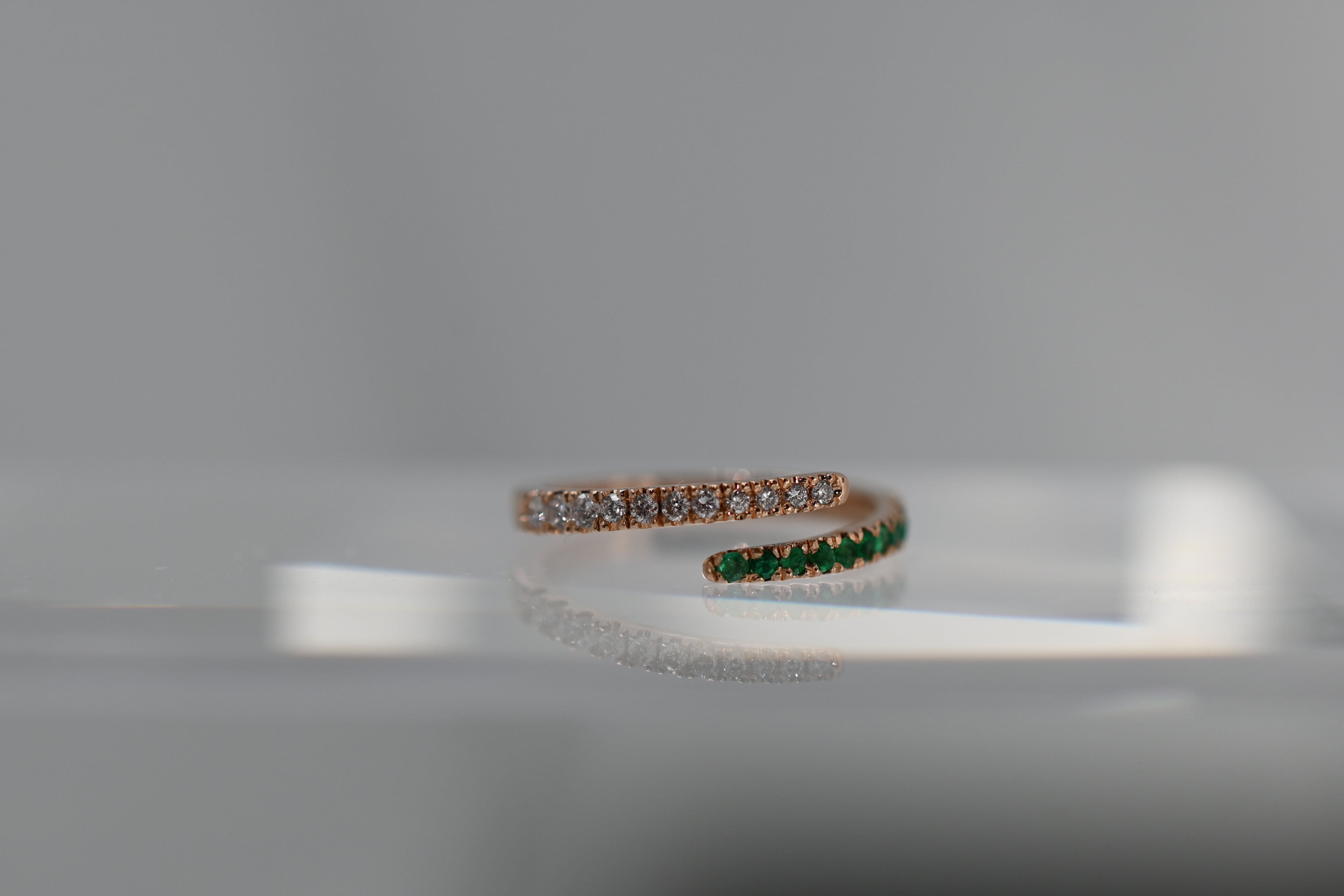 Rosè Emerald Twist Pinky Ring