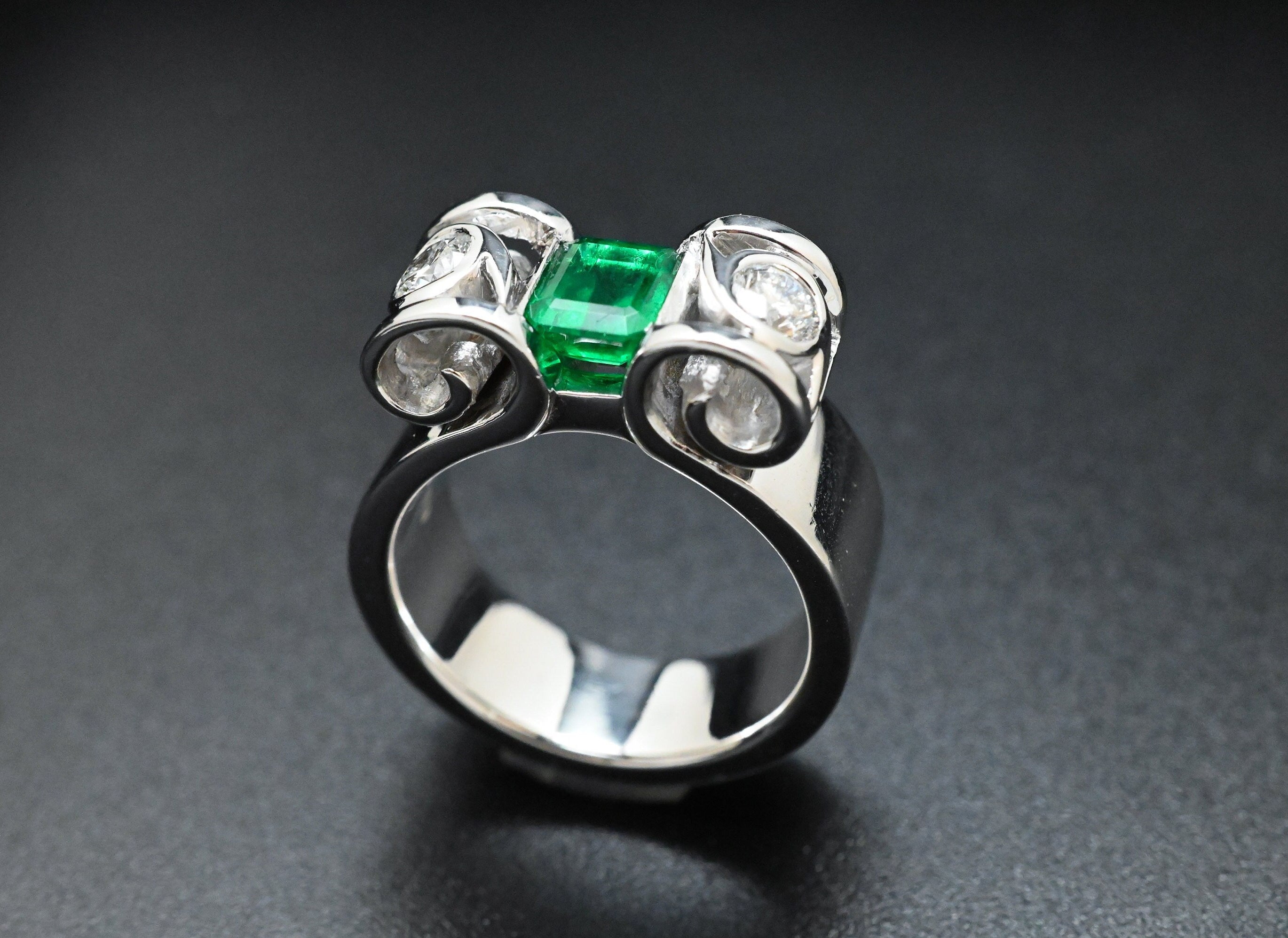Muzo Emerald Column Ring
