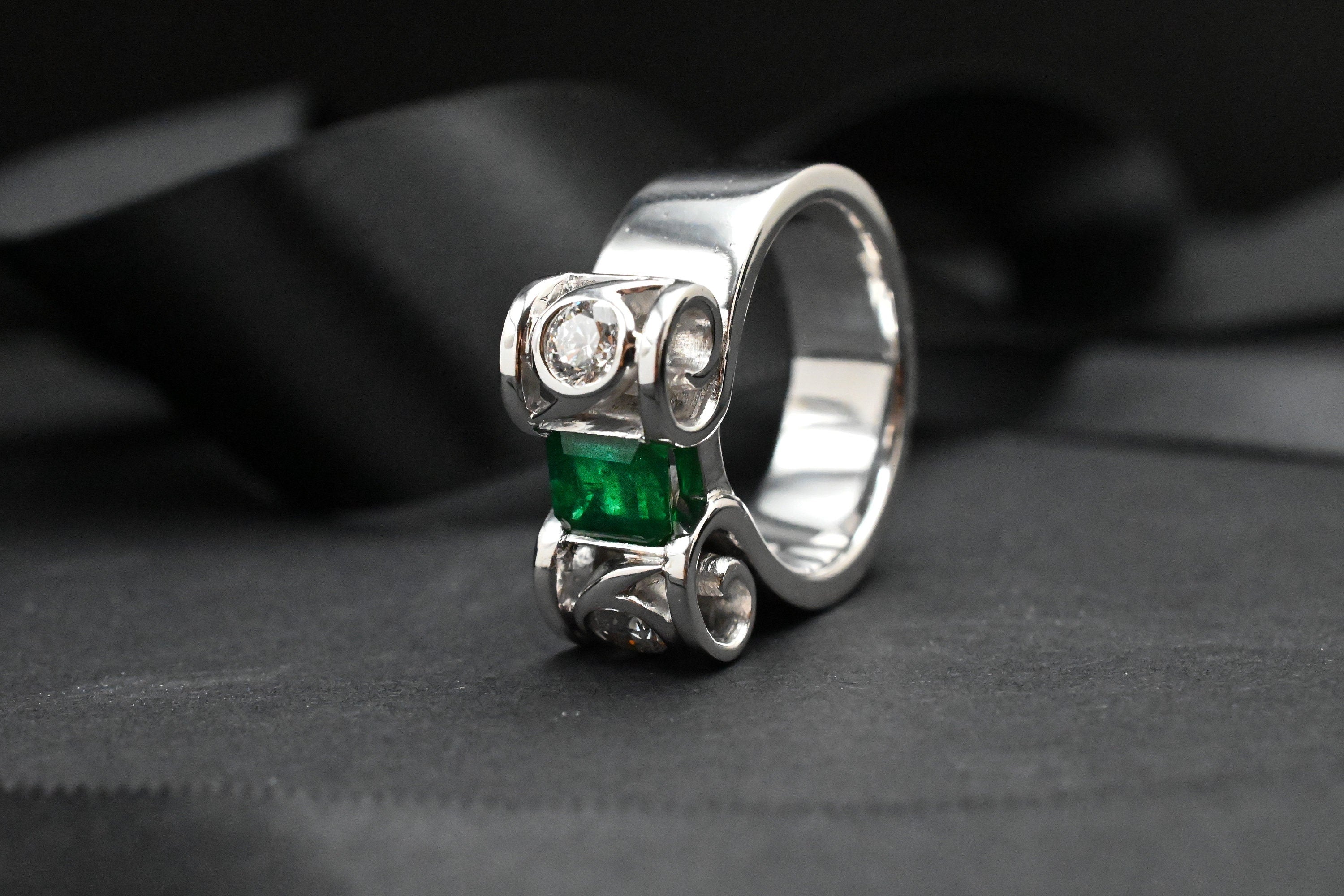 Muzo Emerald Column Ring