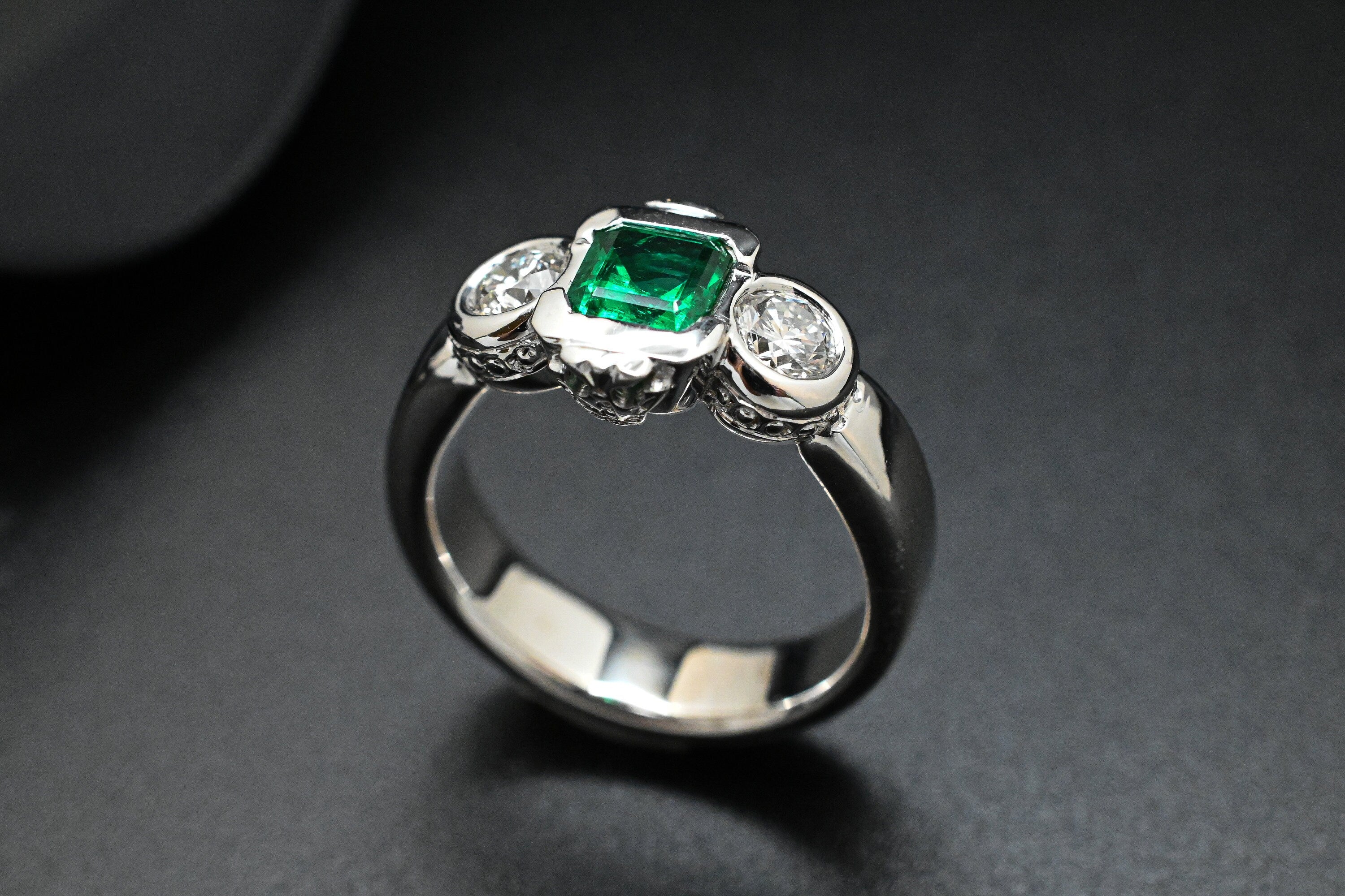 Muzo Emerald Art Deco Ring