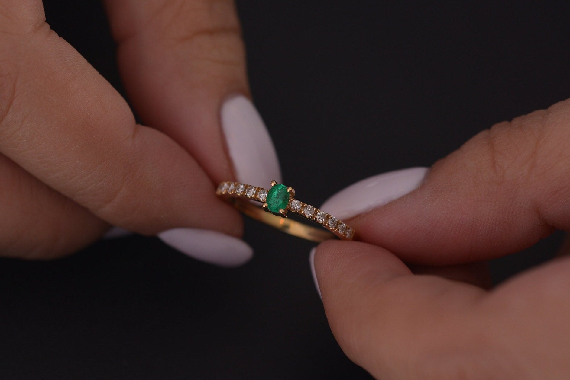 Oval Emerald Stackable Ring